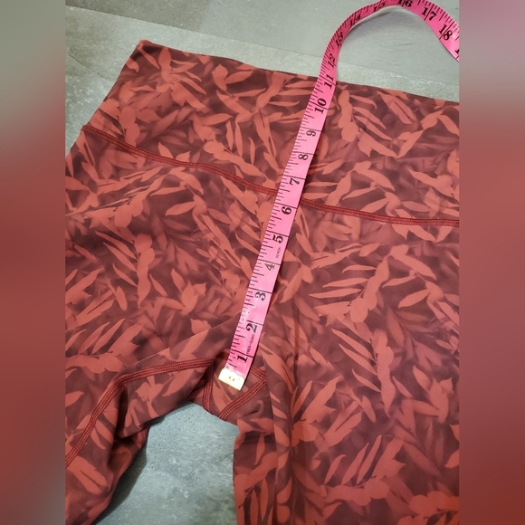 Lululemon Wunder Under High-Rise Crop Tight. 24". Luxtreme. Orange-red. Size 12. - Picture 6 of 12
